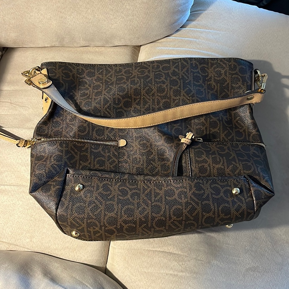 Great condition Calvin Klein hobo bag.